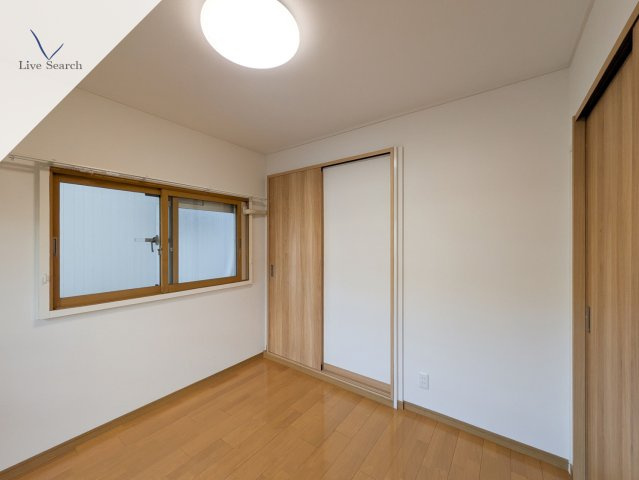 ニューライフ岡本の居間・リビング