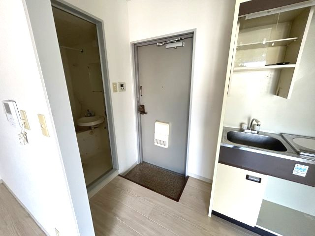 三景マンションの玄関