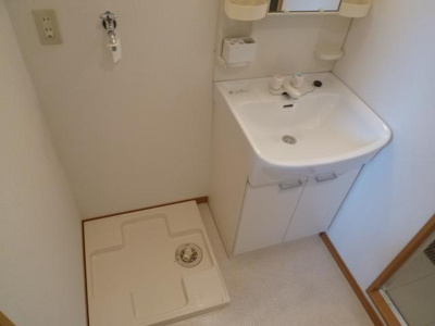 【設備】 | パーククレセント | 室内洗濯機置き場です