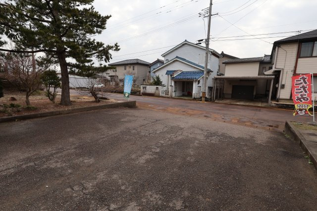今町宮島アパート2Fの駐車場