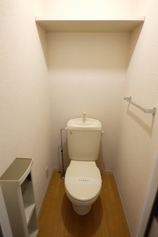 シャーメゾン椿森のトイレ|同タイプ別室画像の為、現況優先でご了承下さい