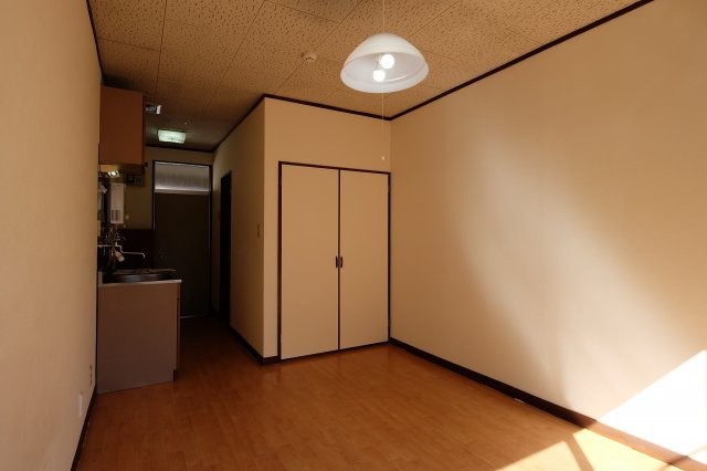 高橋ハイツの洋室|同タイプの別室画像です　現状優先でご了承ください