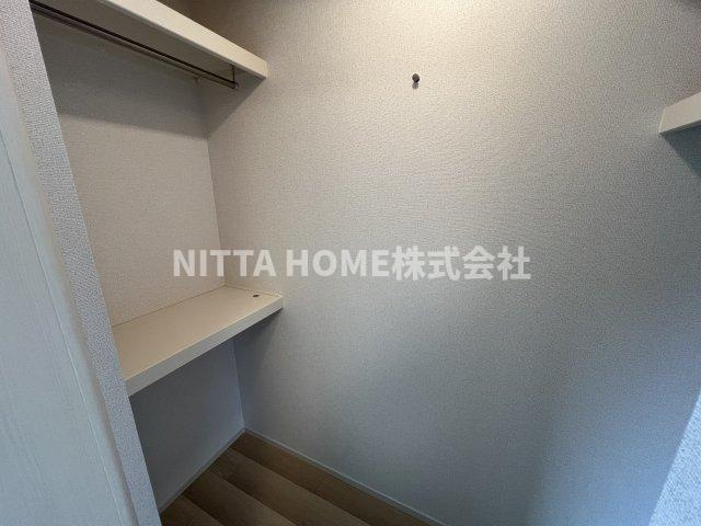 丹波市柏原町北山のアパートの収納|収納豊富なウォークインクローゼット◇