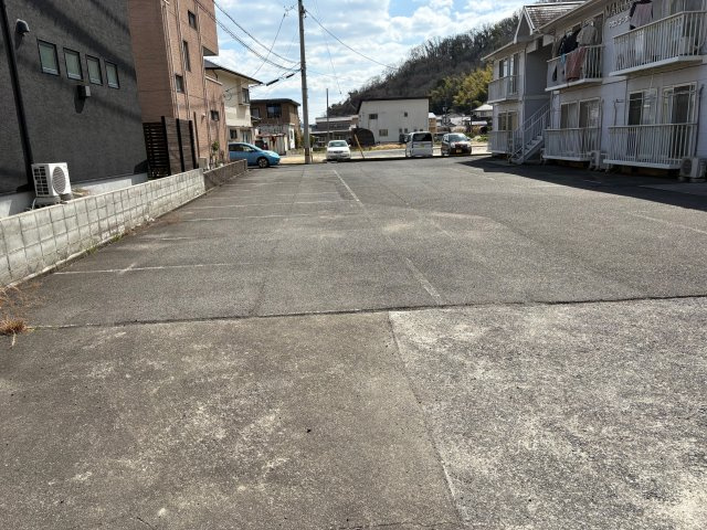 マロンコーポの駐車場