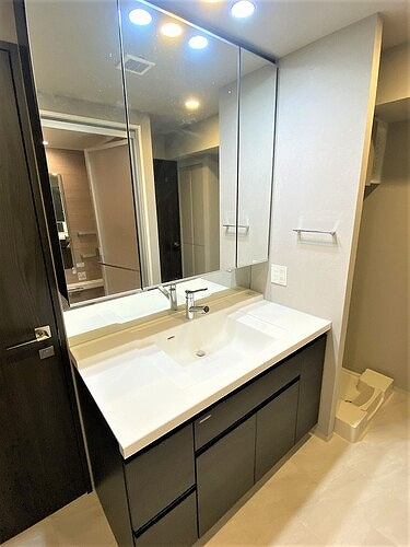 クロッセ秋田の洗面所|三面独立洗面所（前回内装時2023年8月撮影）