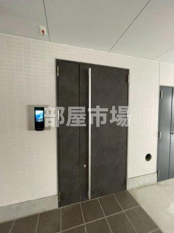 ArcResidence向島のエントランス