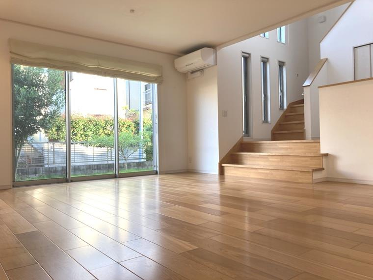 岩戸南戸建の居間・リビング