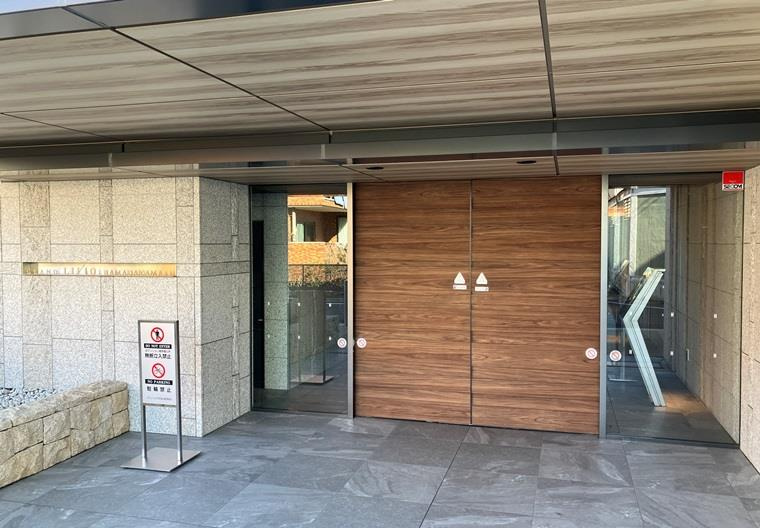 グランリビオ浜田山のエントランス