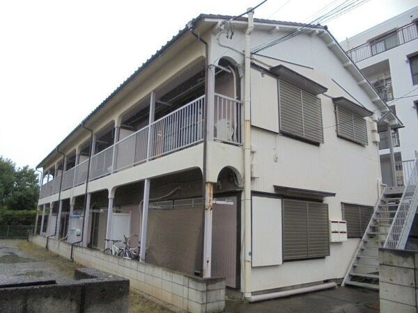 ハイツ早川の外観