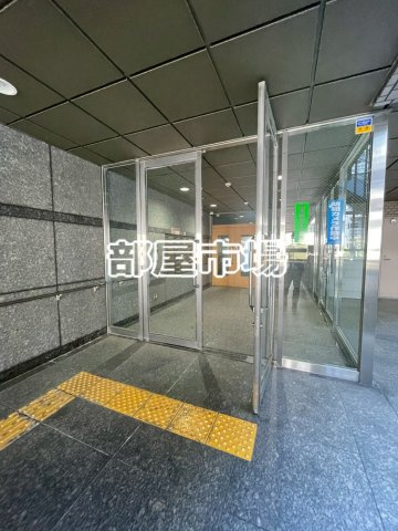パークサイド業平のエントランス