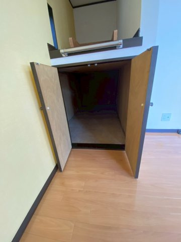 メゾンユーカリが丘の収納|下段押入