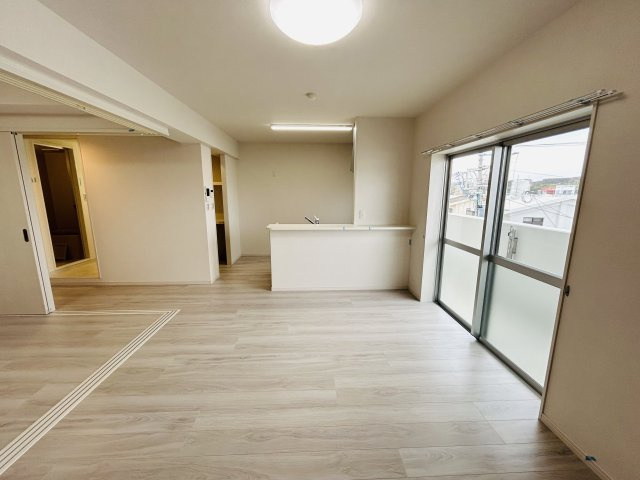 TREVO Chatelet-Grace Ⅲの居間・リビング|写真はすべて別物件の参考写真になります。
反転タイプのお部屋です♪
