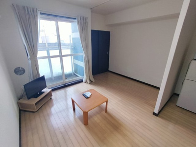 【居間・リビング】 | レオネクスト都原 | ゆったりとした居間です