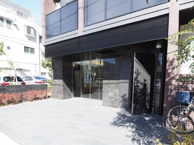 ドゥーエ蒲田南のエントランス