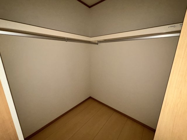 コルトーナGの収納|※入居中の為、同タイプ別（間取り反転）のお部屋の写真となります。