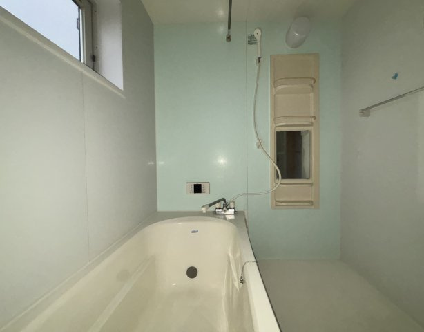 コルトーナGの浴室|※入居中の為、同タイプ別（間取り反転）のお部屋の写真となります。