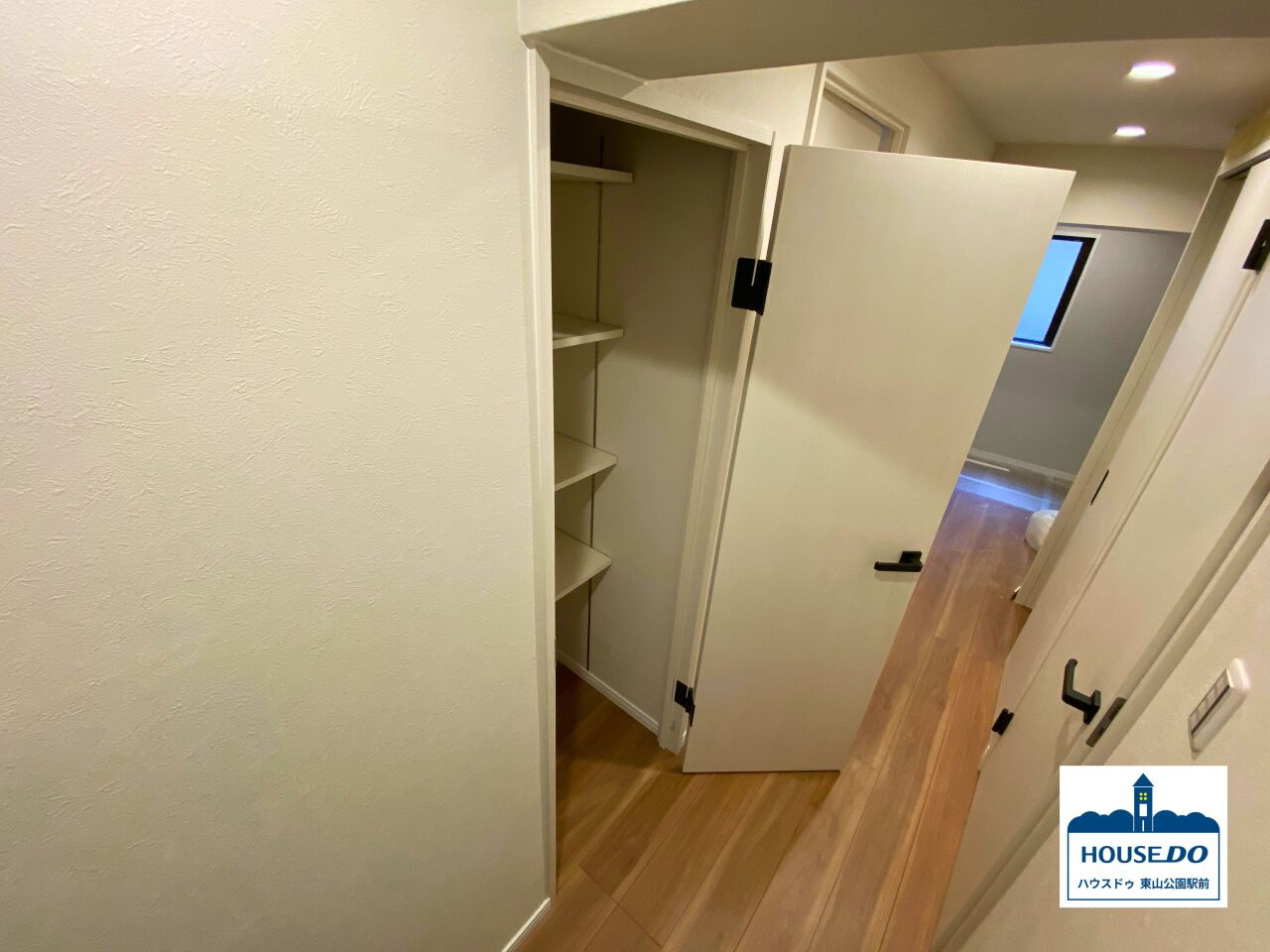 3LDK南西角部屋！ダイアパレス八事隼人池の収納|廊下にある収納。