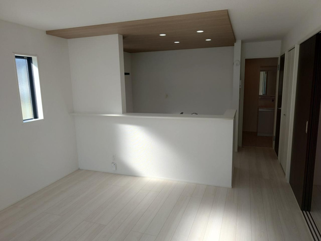 【居間・リビング】 | 【商談中】土佐市高岡町甲/２号棟