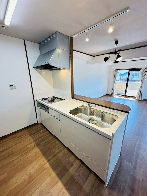 ヴェルビュ新屋敷東　 401号室のキッチン