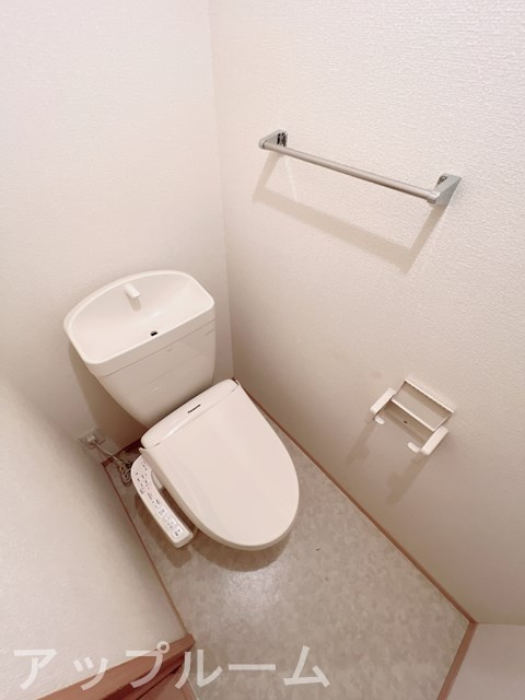春日井市知多町１丁目のアパートのトイレ