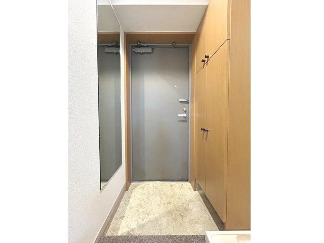 プライムアーバン行徳Ⅰの玄関