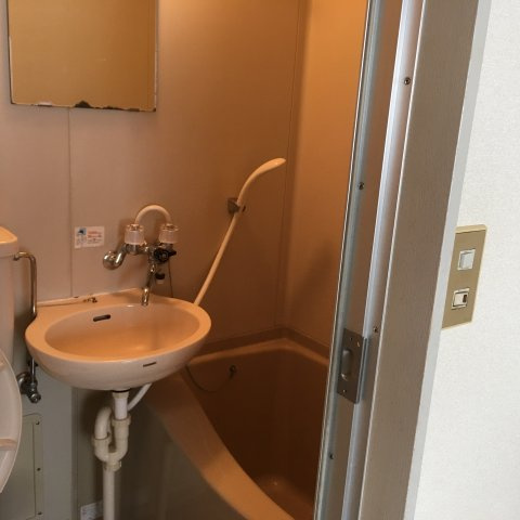 シンプルなユニットバスです！