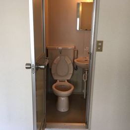 浴室内にトイレがあります！