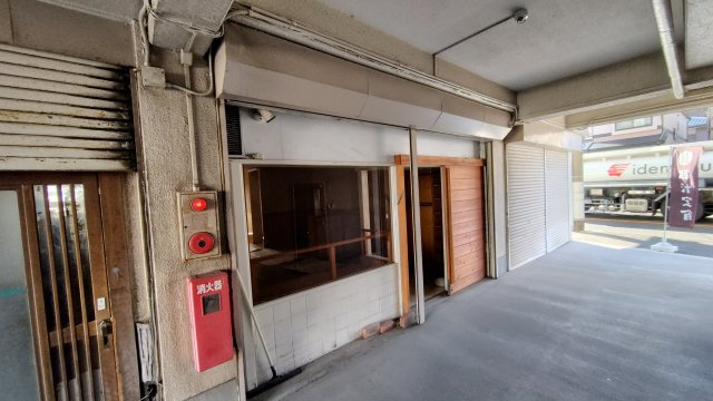 プレジデント久里浜の玄関