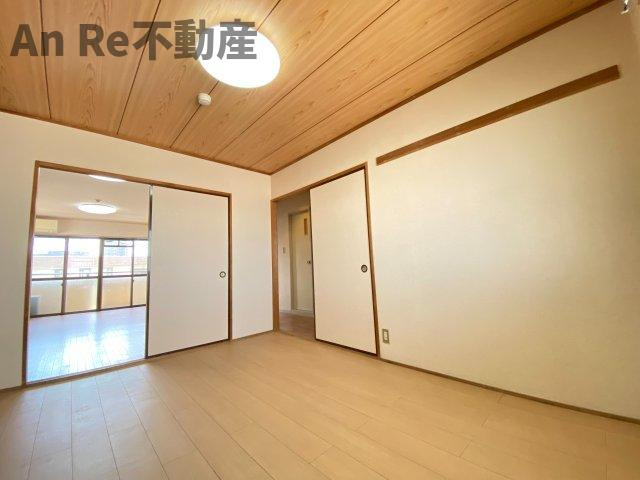 川口市戸塚東１丁目の賃貸マンションの洋室
