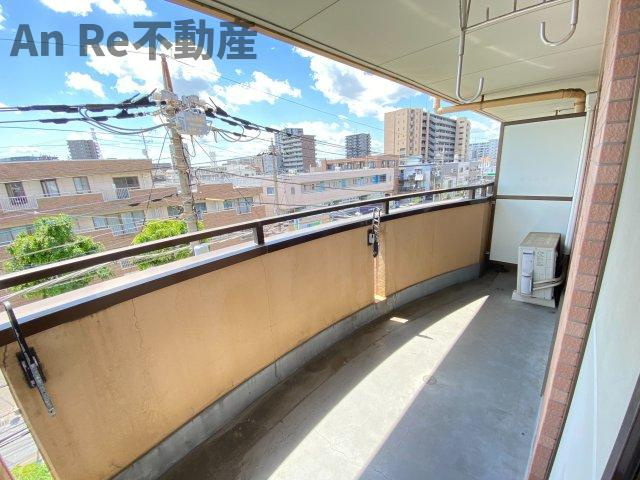 川口市戸塚東１丁目の賃貸マンションのバルコニー