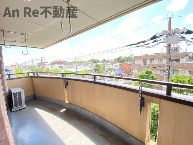 川口市戸塚東１丁目の賃貸マンションのバルコニー
