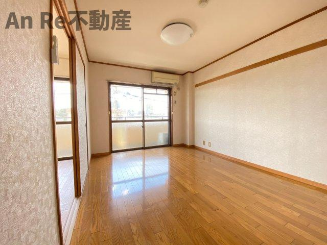 川口市戸塚東１丁目の賃貸マンションの洋室