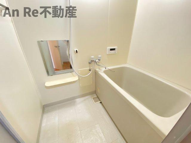 川口市戸塚東１丁目の賃貸マンションの浴室