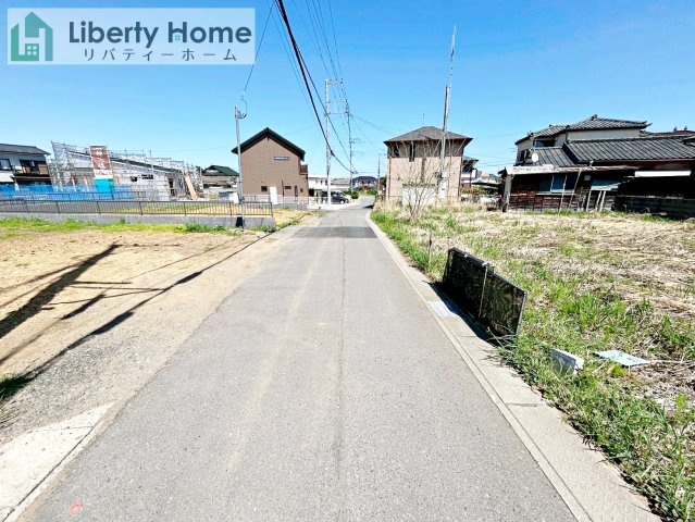 日立市東大沼町11期　新築戸建　4号棟の前面道路含む現地写真