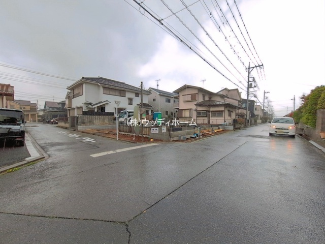 春日部市増田新田第7期　新築一戸建ての前面道路含む現地写真