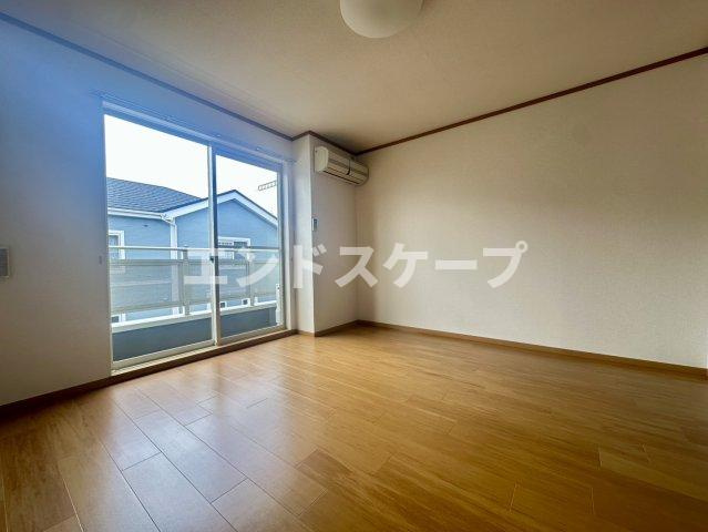 ローズコートＡの居間・リビング|高崎、前橋のお部屋探しはエンドスケープまで！お客様の理想お聞かせ下さい♪