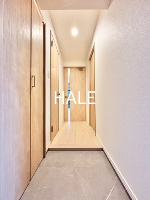 【玄関】 | ソレイユルヴァン博多駅南 | 別号室類似