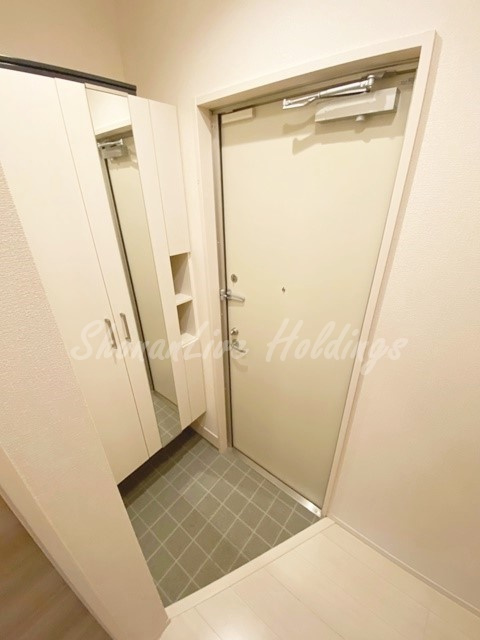 藤沢市城南１丁目のアパートの玄関
