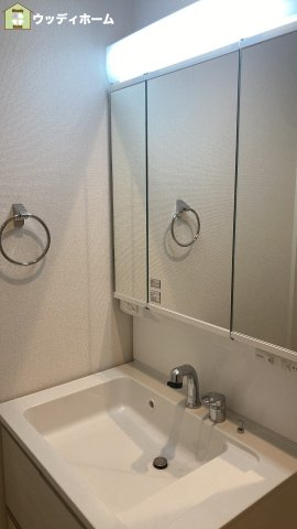 越谷市南越谷　新築一戸建て　2号棟の独立洗面台