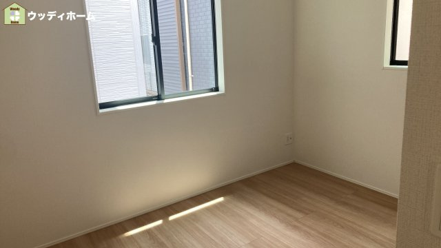 越谷市南越谷　新築一戸建て　2号棟の洋室