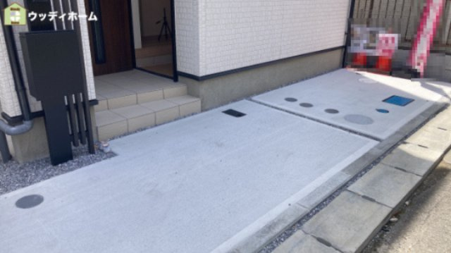 越谷市南越谷　新築一戸建て　2号棟の駐車場