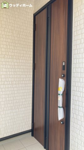越谷市南越谷　新築一戸建て　2号棟の玄関