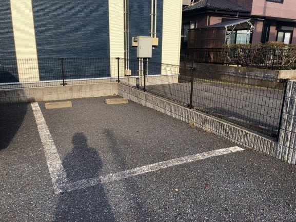レオネクストサンハイツＤの駐車場