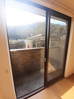 【バルコニー】 | ダックバレイ | 開放的で明るい空間を演出してくれるバルコニーです