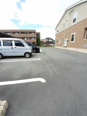 【駐車場】 | ベルローゼ | カースペースがあります
