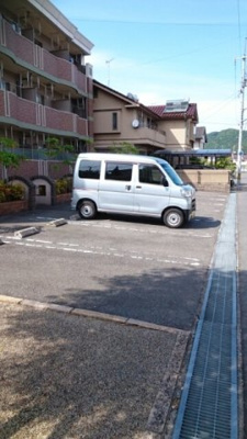 【駐車場】 | アフェリア・Ｅ | 駐車場に車を止められます
