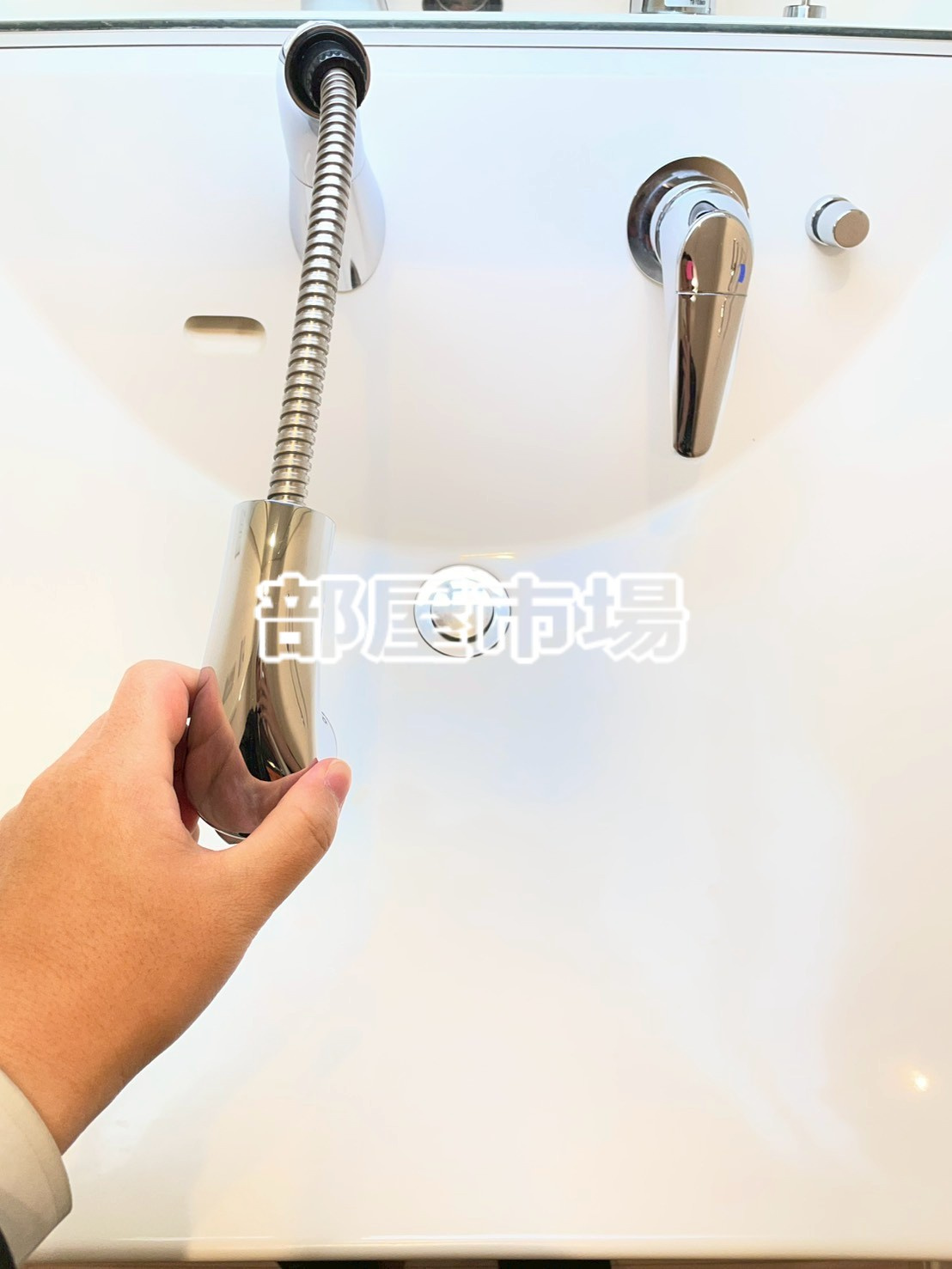 ダイアパレス蔵前の洗面所|シャワー付き洗面台
