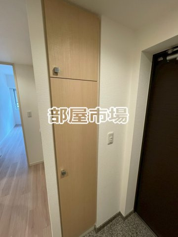 ダイアパレス蔵前の玄関|シューズボックス