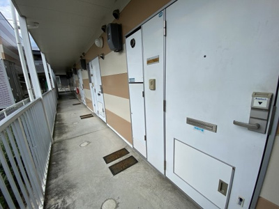 【玄関】 | レオパレスドリーム１号館 | 収納もある玄関です