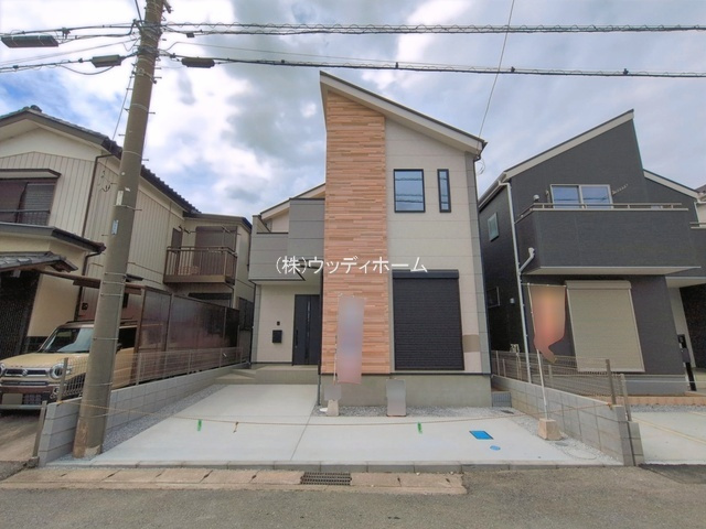 越谷市大沢15期　新築一戸建ての外観